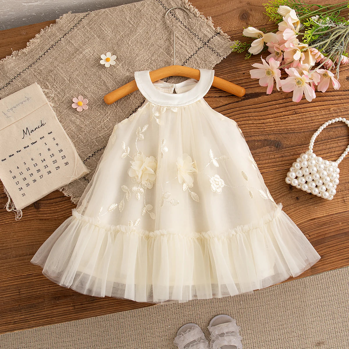 Vestido Anastasia - Gola Redonda e Saia Bufante Floral