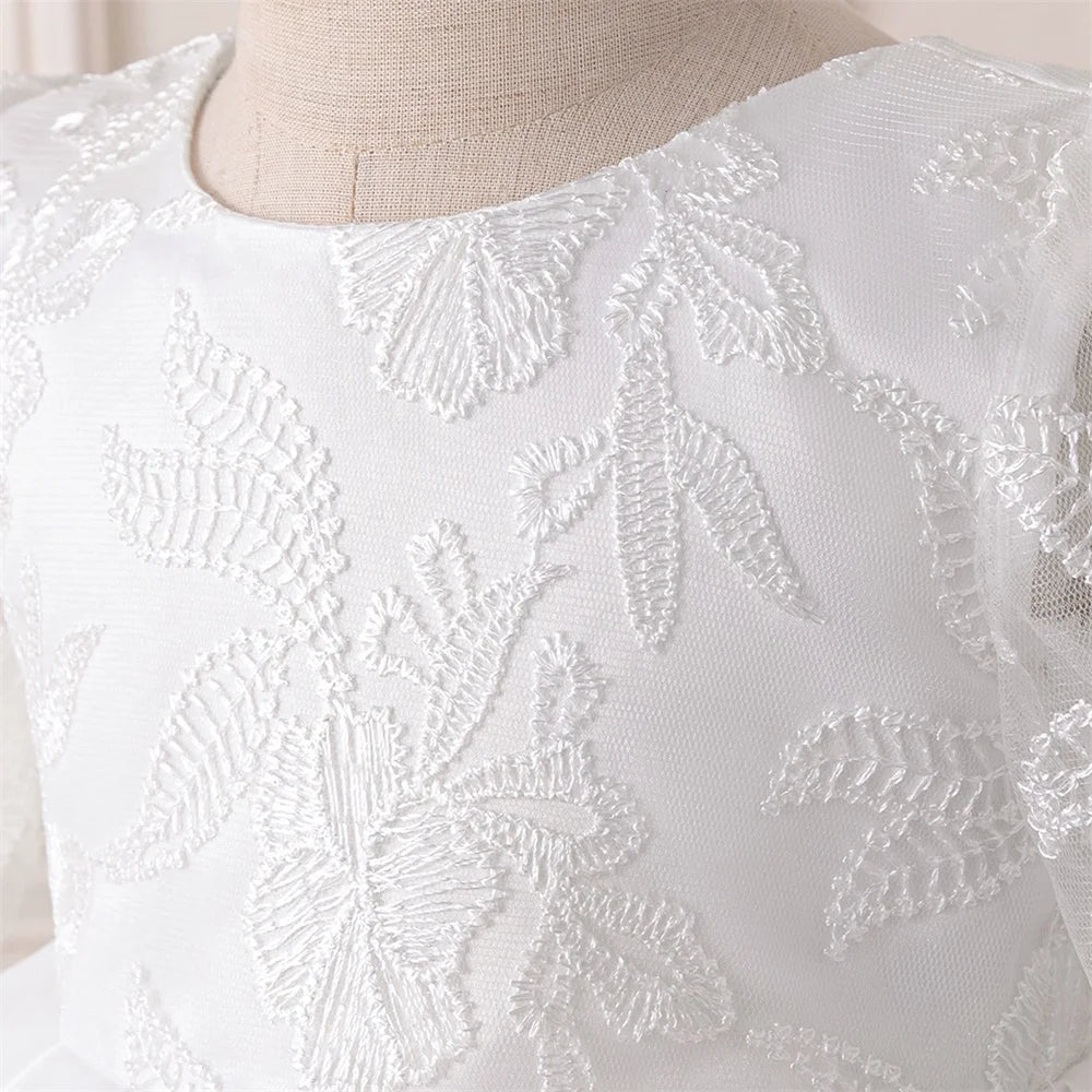 Vestido Clara - Luxo Manga Longa em Renda e Tule – Branco Clássico com Laço