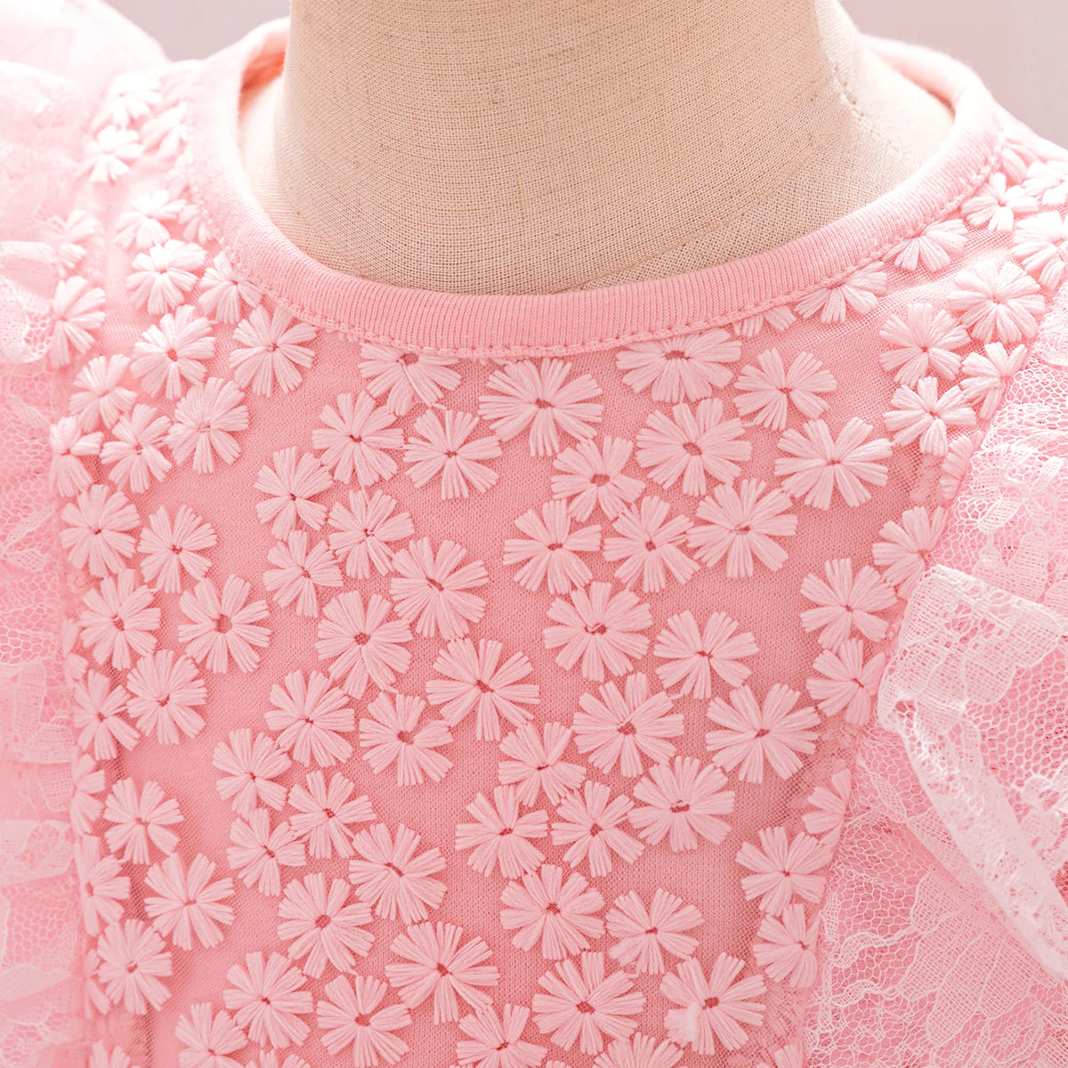 Vestido Isabella - Tule Bordado com Flores Aplicadas