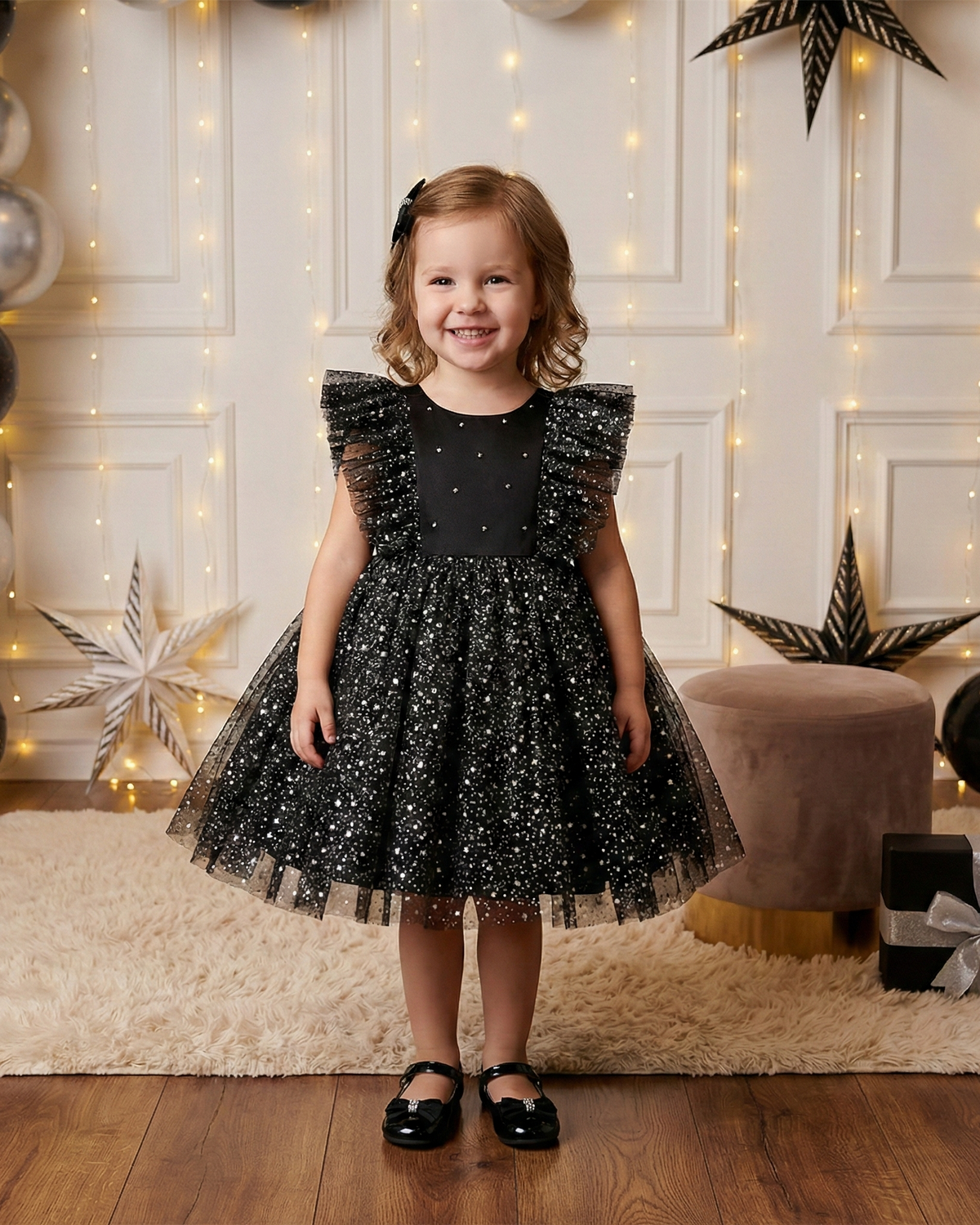 Vestido Margot - Lantejoulas Estreladas e Mangas Flutuantes