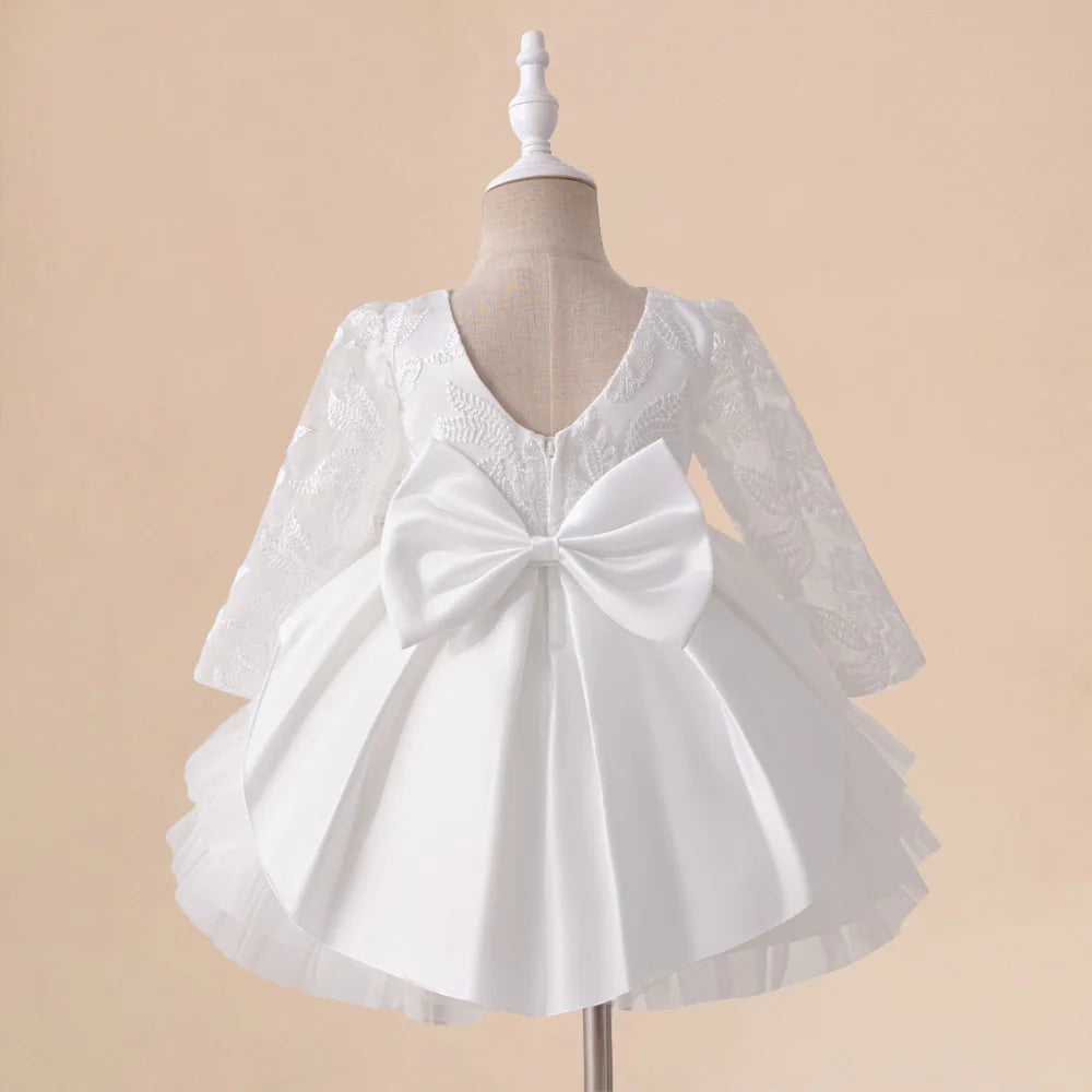 Vestido Clara - Luxo Manga Longa em Renda e Tule – Branco Clássico com Laço